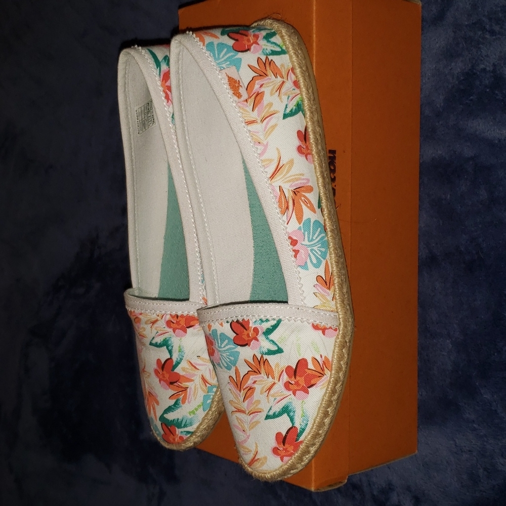 NIB Rocket Dog canvas espadrille - Picture 2 of 10